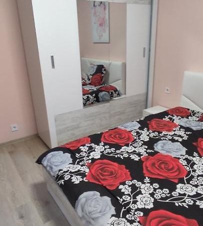 Luxury And Stylish Apartmen, Metro Station Obelya Sofia Exterior foto